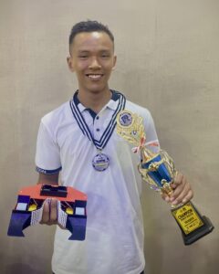 Juara 1 Robot Soccer SMA (Grup B): Dzaki dari SMK N 1 Binjai.